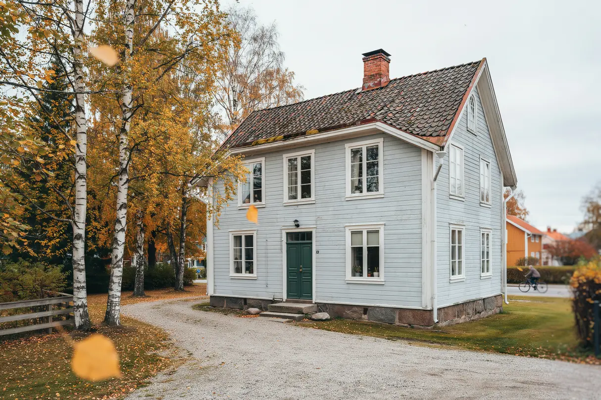 hur ofta beh ver man byta tak en praktisk guide f r svenska hus gare